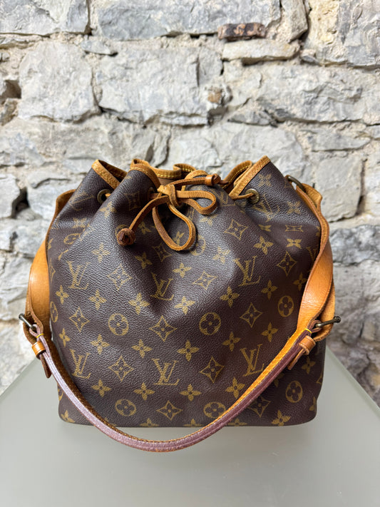 Louis Vuitton Petit Noé Schultertasche – Monogram Canvas