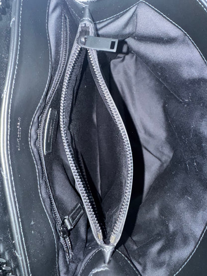 Yves Saint Laurent Loulou Medium – Schwarz mit schwarzer Hardware