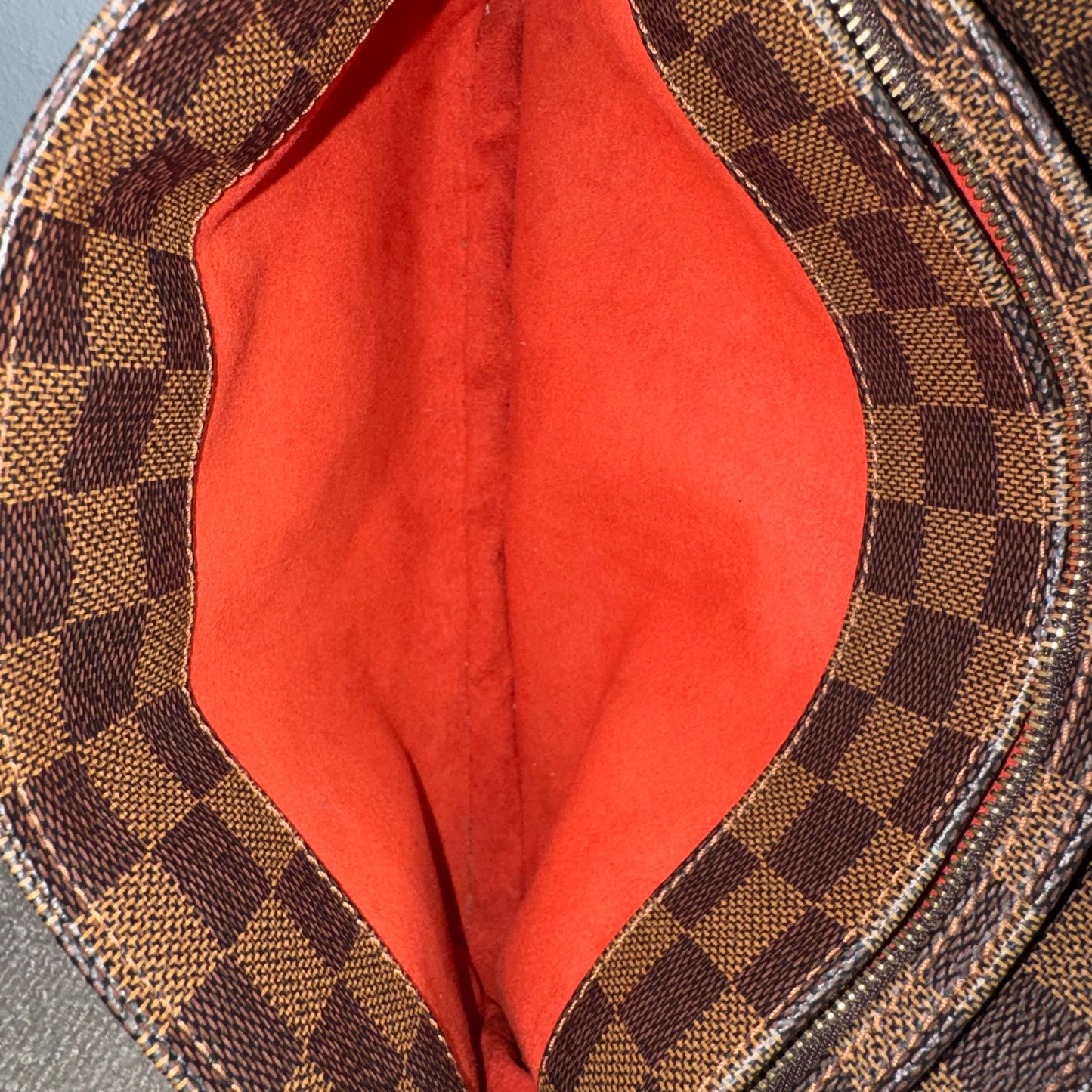 Louis Vuitton Aubagne Schultertasche – Damier Ebene