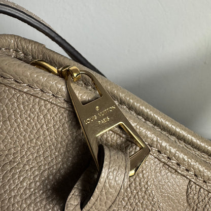 Louis Vuitton CarryAll MM – Monogram Empreinte Leder Taube