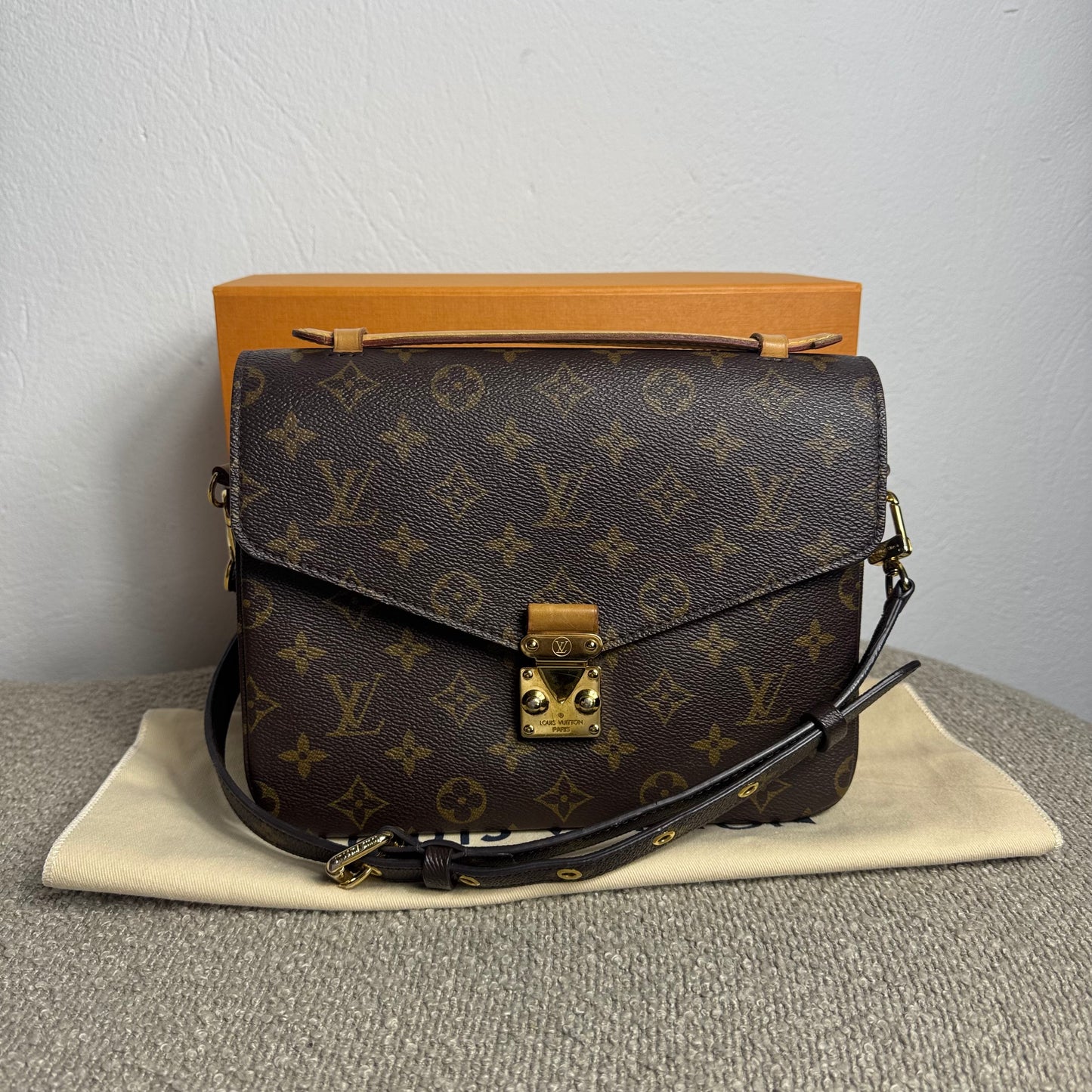 Louis Vuitton Pochette Métis Monogram