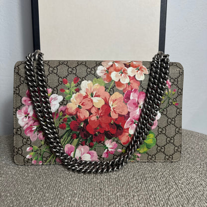 Gucci GG Supreme Medium Dionysus Blooms Bag