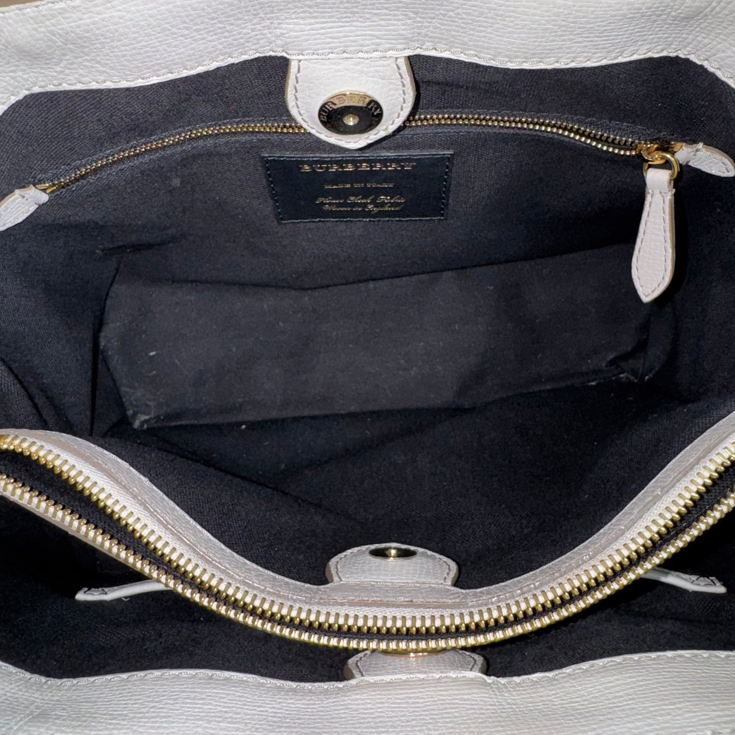 Burberry Banner Bag Grainy Calfskin Weiß