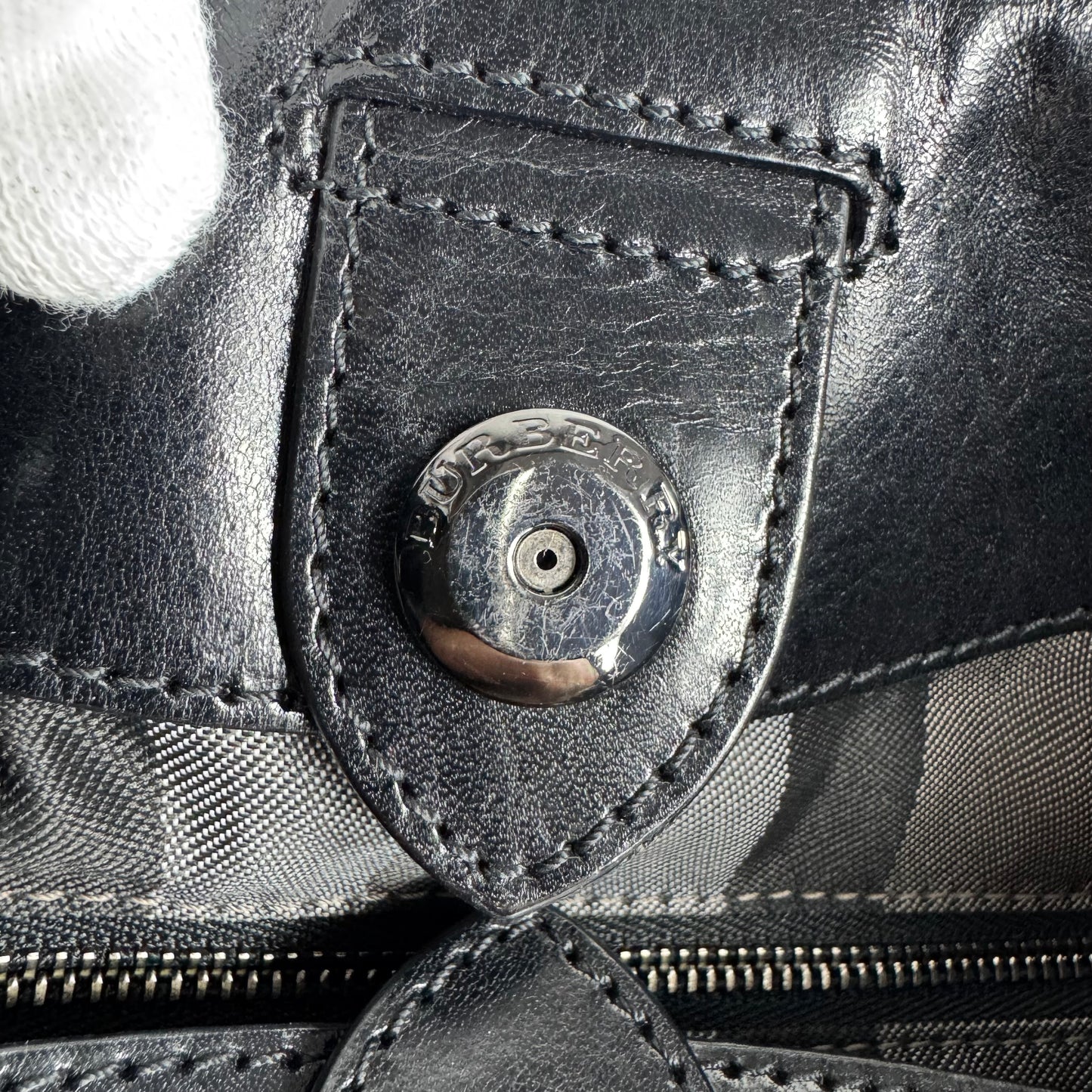Burberry Studded Susanna Bucket Bag Leder - Schwarz