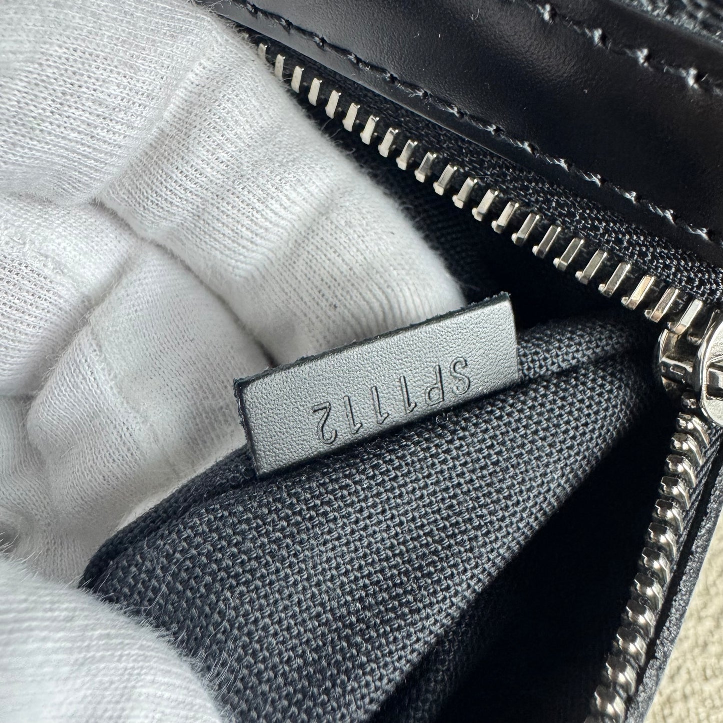 Louis Vuitton Daniel MM Messenger Bag – Damier Graphite