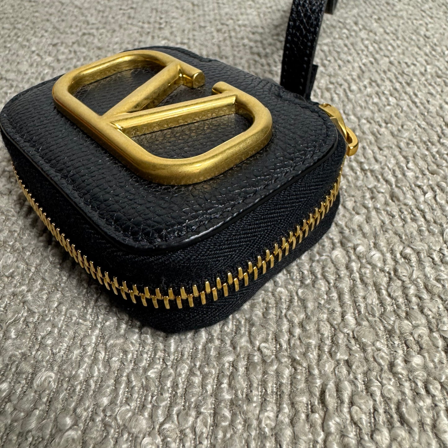 Valentino Garavani VLogo AirPods Case – Leather
