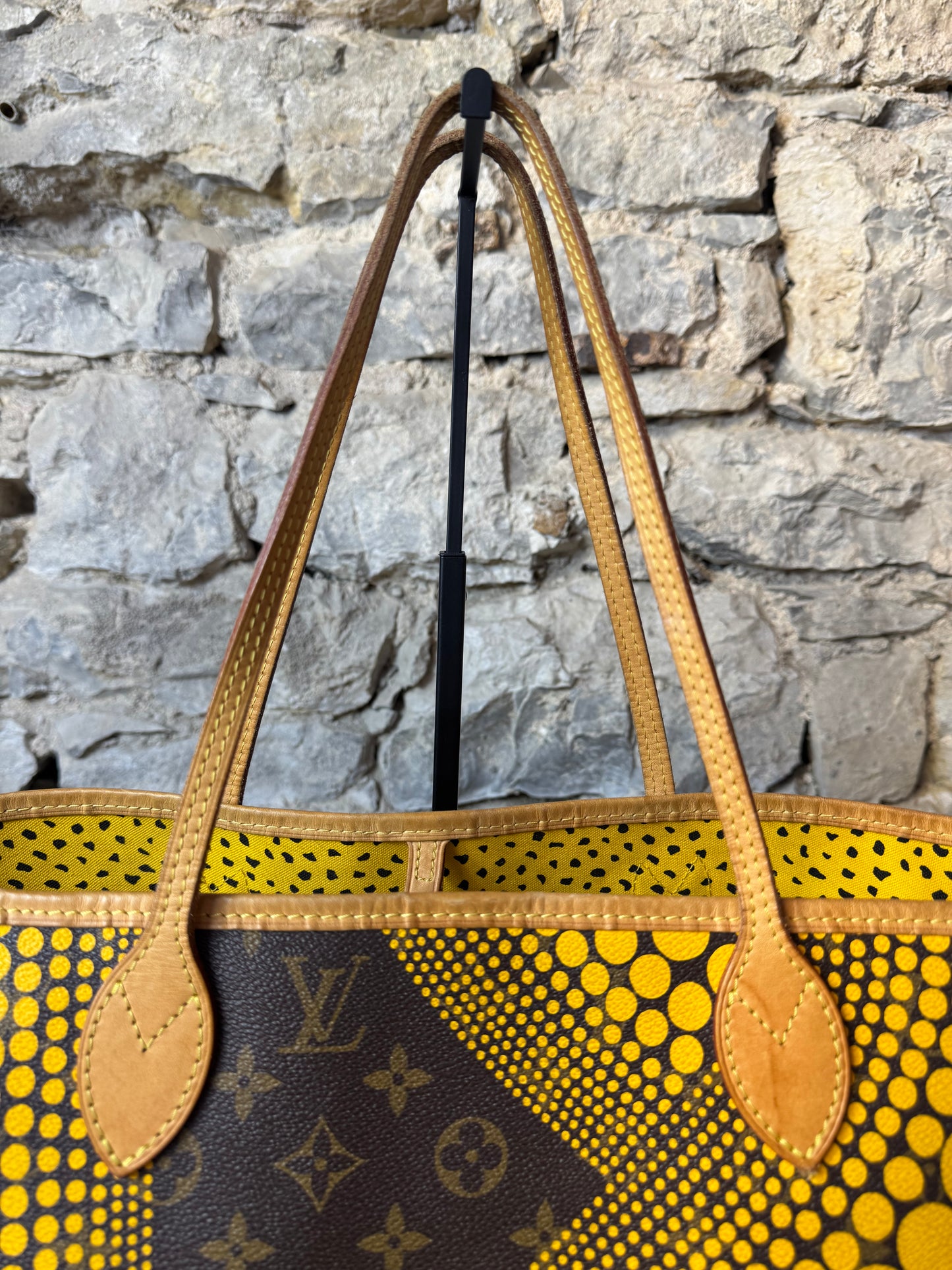 Louis Vuitton x Yayoi Kusama Neverfull – Monogram Dots Limited Edition