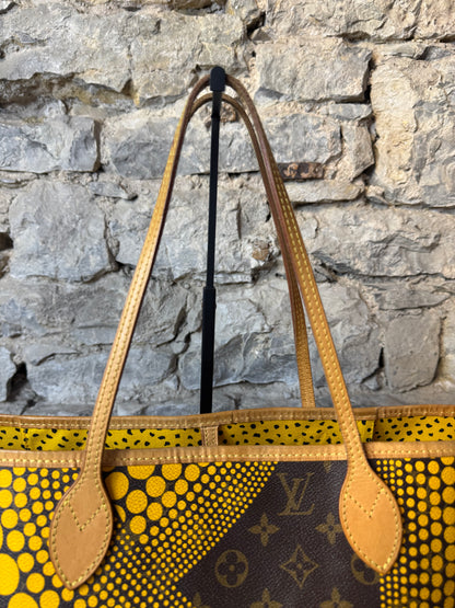 Louis Vuitton x Yayoi Kusama Neverfull – Monogram Dots Limited Edition