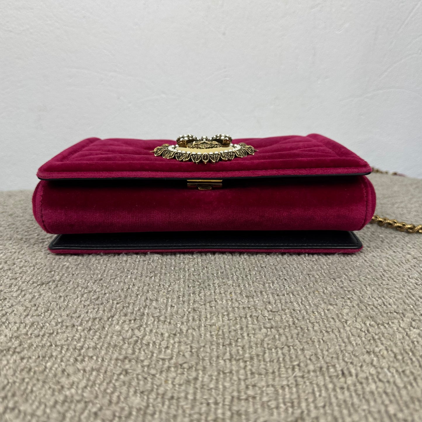 Dolce & Gabbana Velvet Devotion Medium Samt Tasche Pink