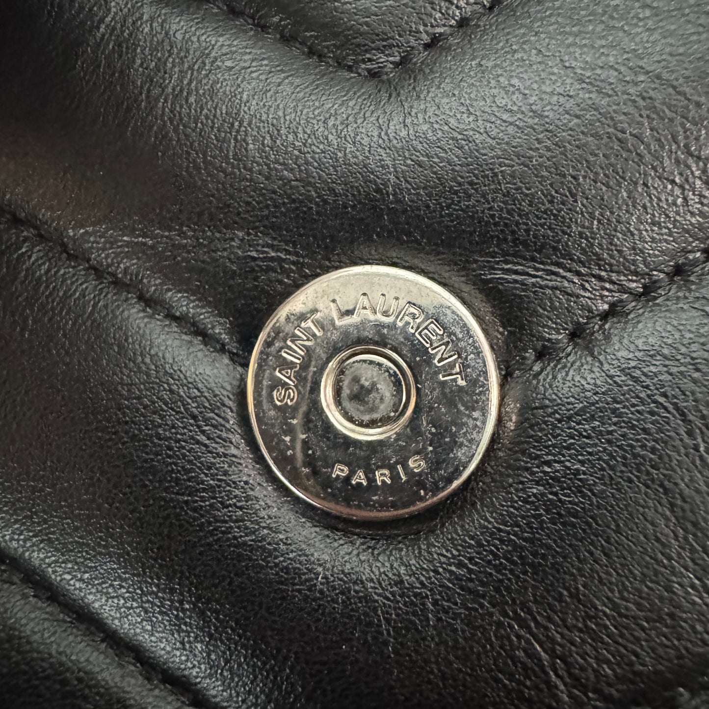 Saint Laurent Loulou Rucksack Matelassé-Leder Schwarz