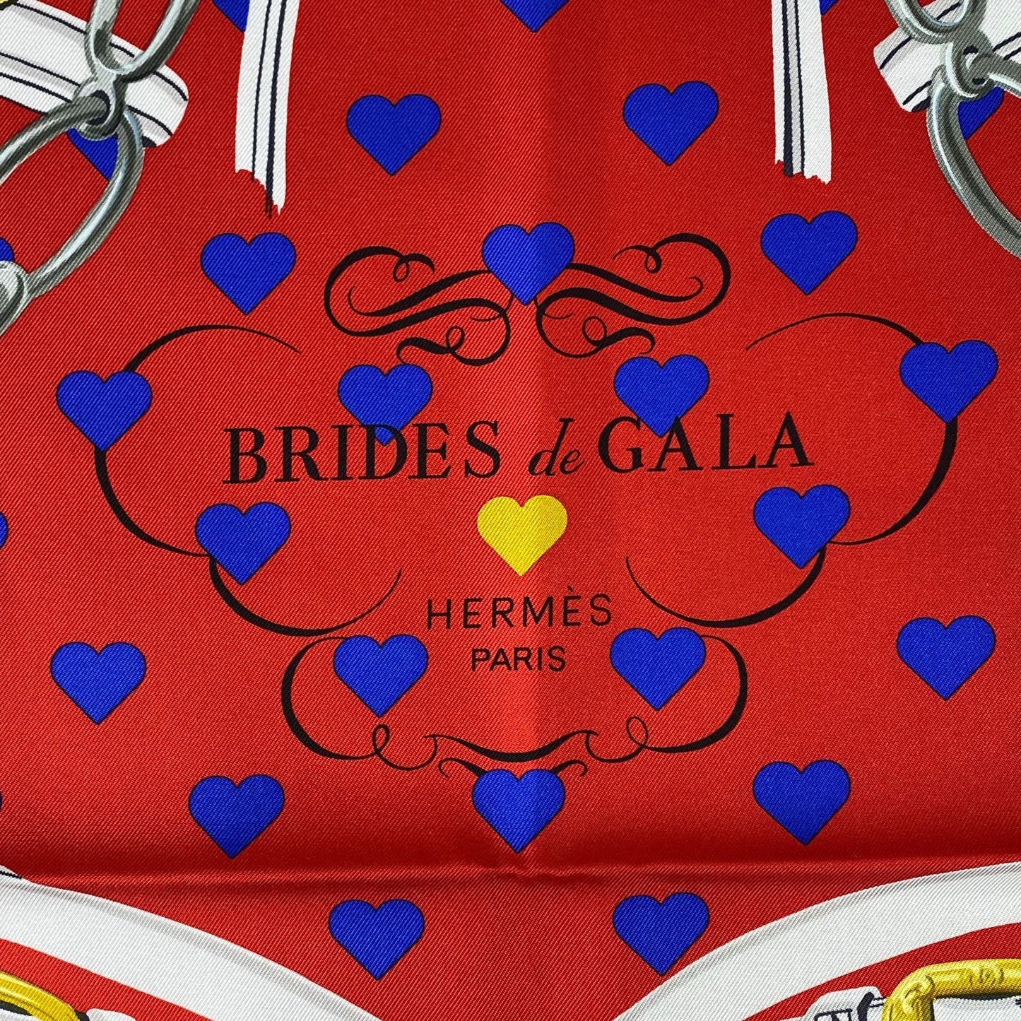 Hermès Carré 90 „Brides de Gala LOVE“ – Seidentuch Sonderedition