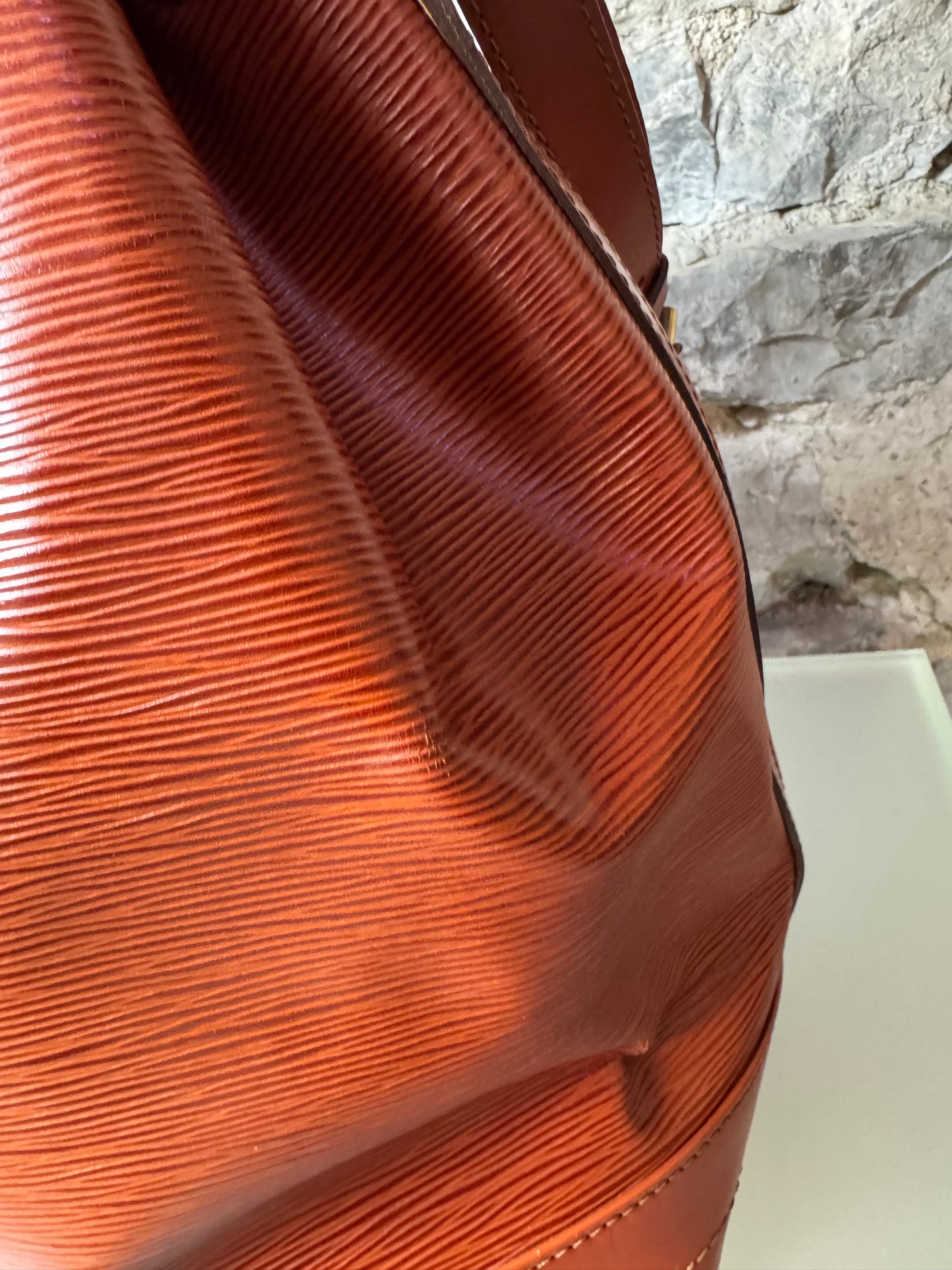 Louis Vuitton Noé Grande Epi Leder Braun – Vintage