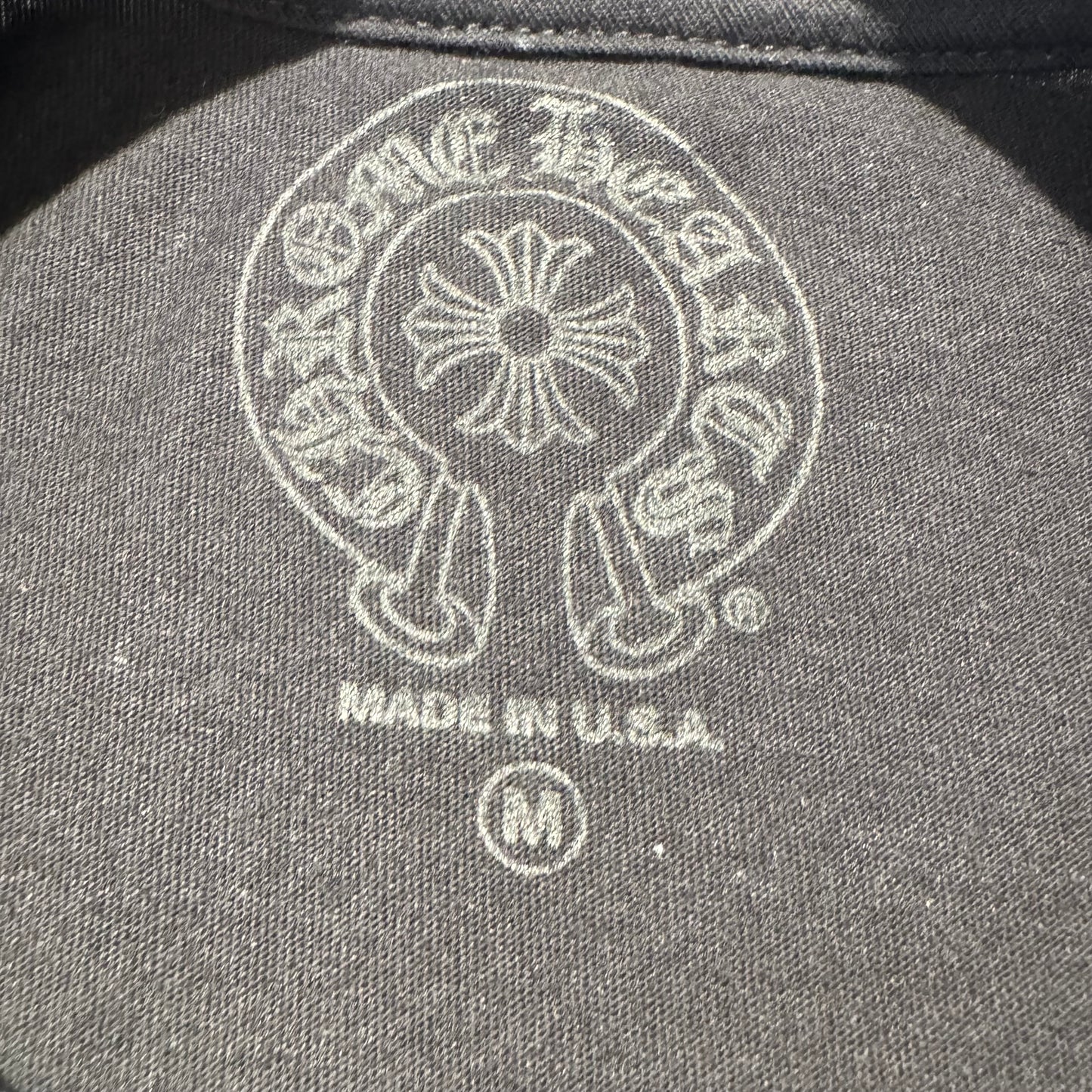Chrome Hearts „Malibu Exclusive“ Horseshoe Logo Pocket T-Shirt – Schwarz – Größe M