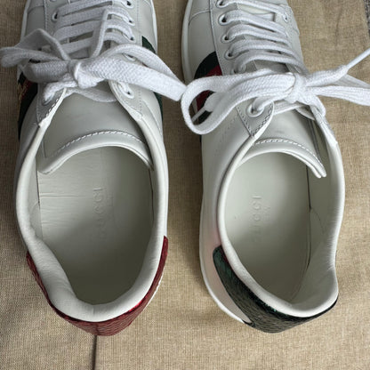 Gucci Ace Damen-Sneaker – Weiß mit Web-Streifen und Bienen-Stickerei