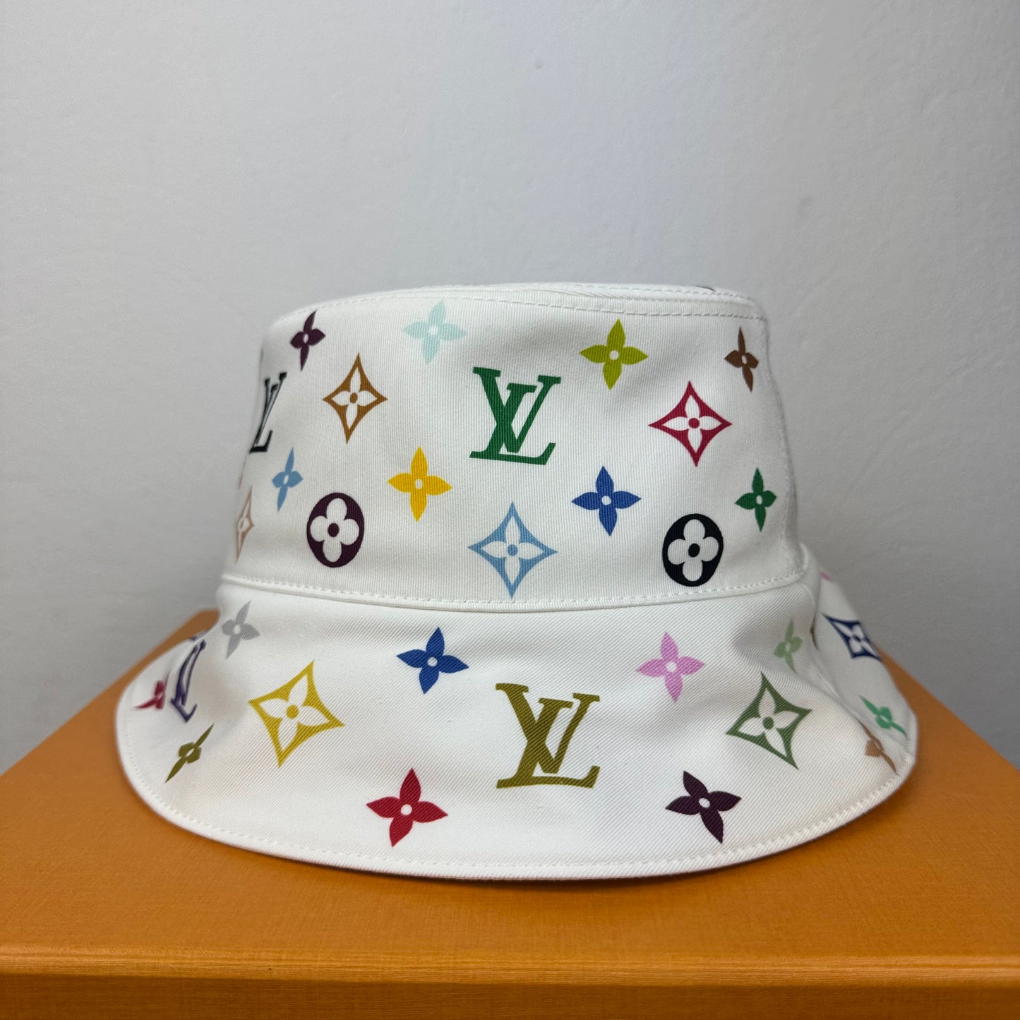 Louis Vuitton x Takashi Murakami Superflat Wende-Fischerhut – Multicolor – Gr. M