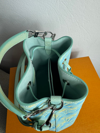 Louis Vuitton Néonoé BB – Monogram Empreinte „Summer Stardust“
