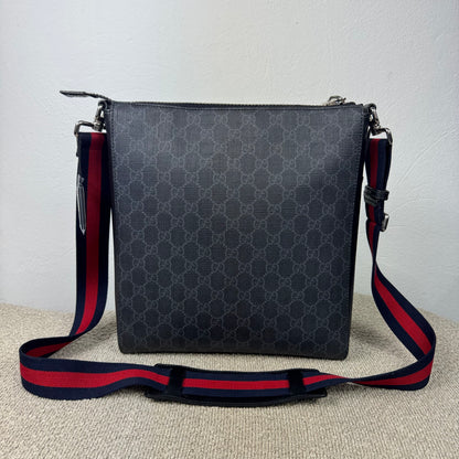 Gucci GG Supreme Messenger Tasche – Schwarz / Grau