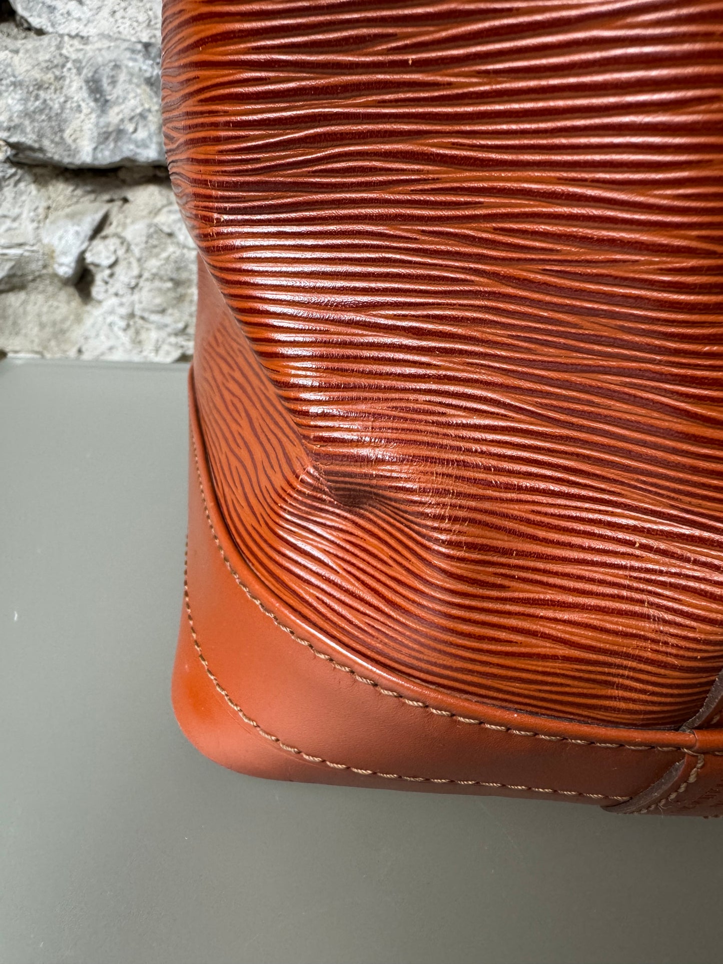 Louis Vuitton Noé Grande Epi Leder Braun – Vintage