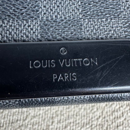Louis Vuitton Daniel MM Messenger Bag – Damier Graphite