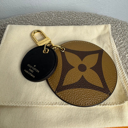 Louis Vuitton Monogram Reverse Schlüsselanhänger