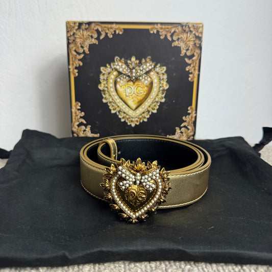 Dolce & Gabbana Devotion Gürtel – Gold mit Herz-Schnalle (Gr. 100 cm)