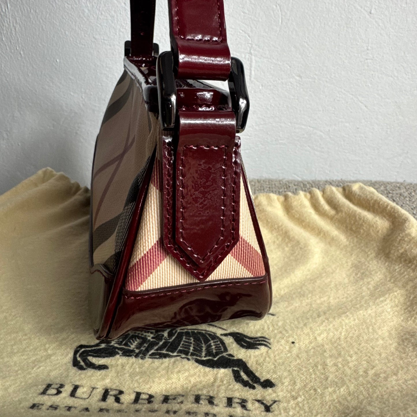 Burberry Nova Check Canvas Burgundy Leder Schultertasche