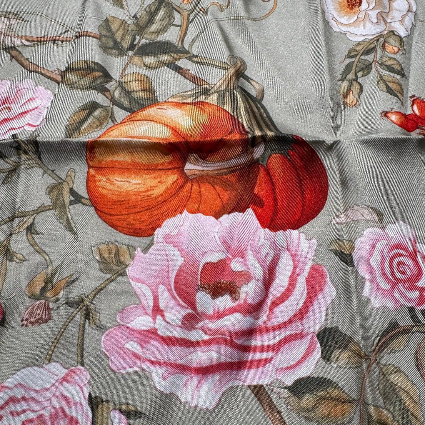 Salvatore Ferragamo Silk Carré „Botanical Pumpkin & Roses