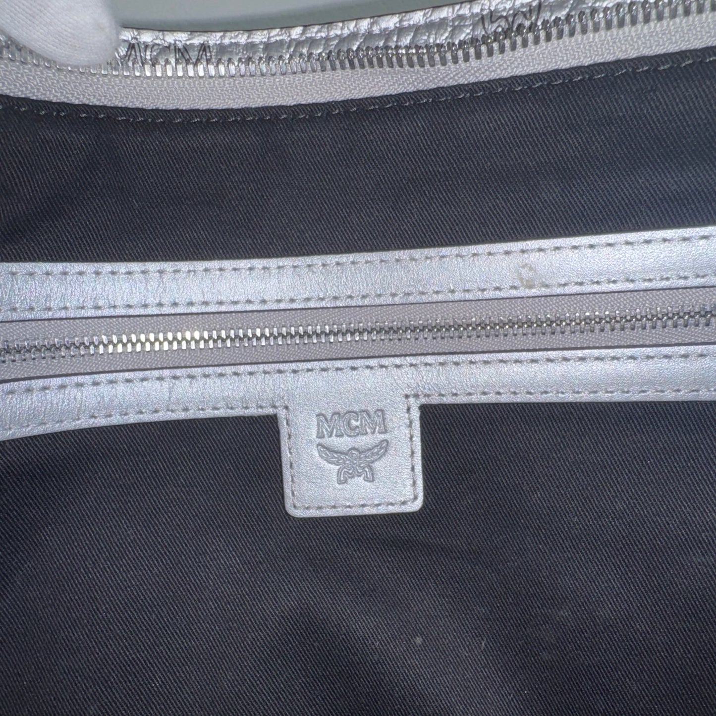 MCM Visetos Clutch Silber