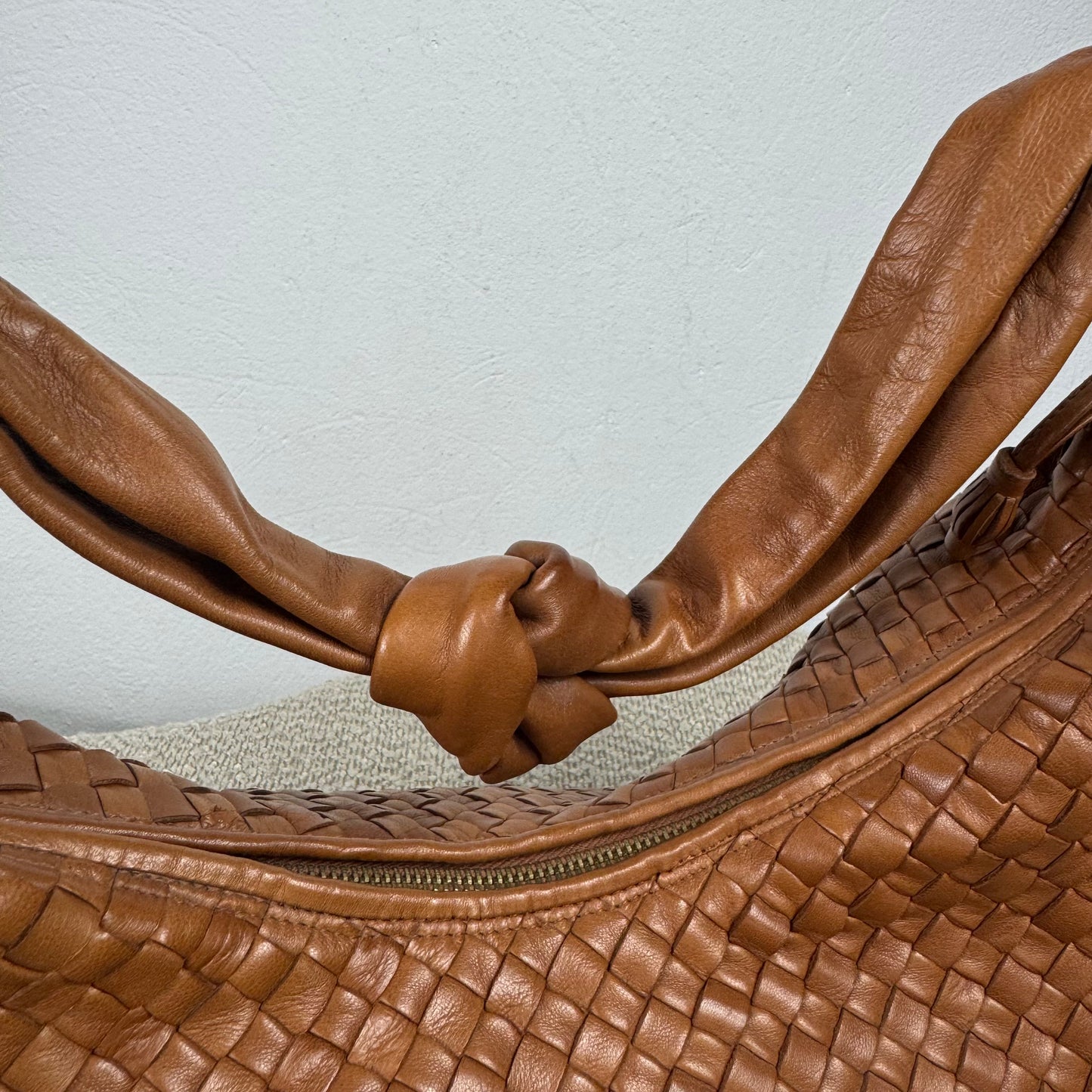 Bottega Veneta Intrecciato Nappa Hobo Bag – Braun