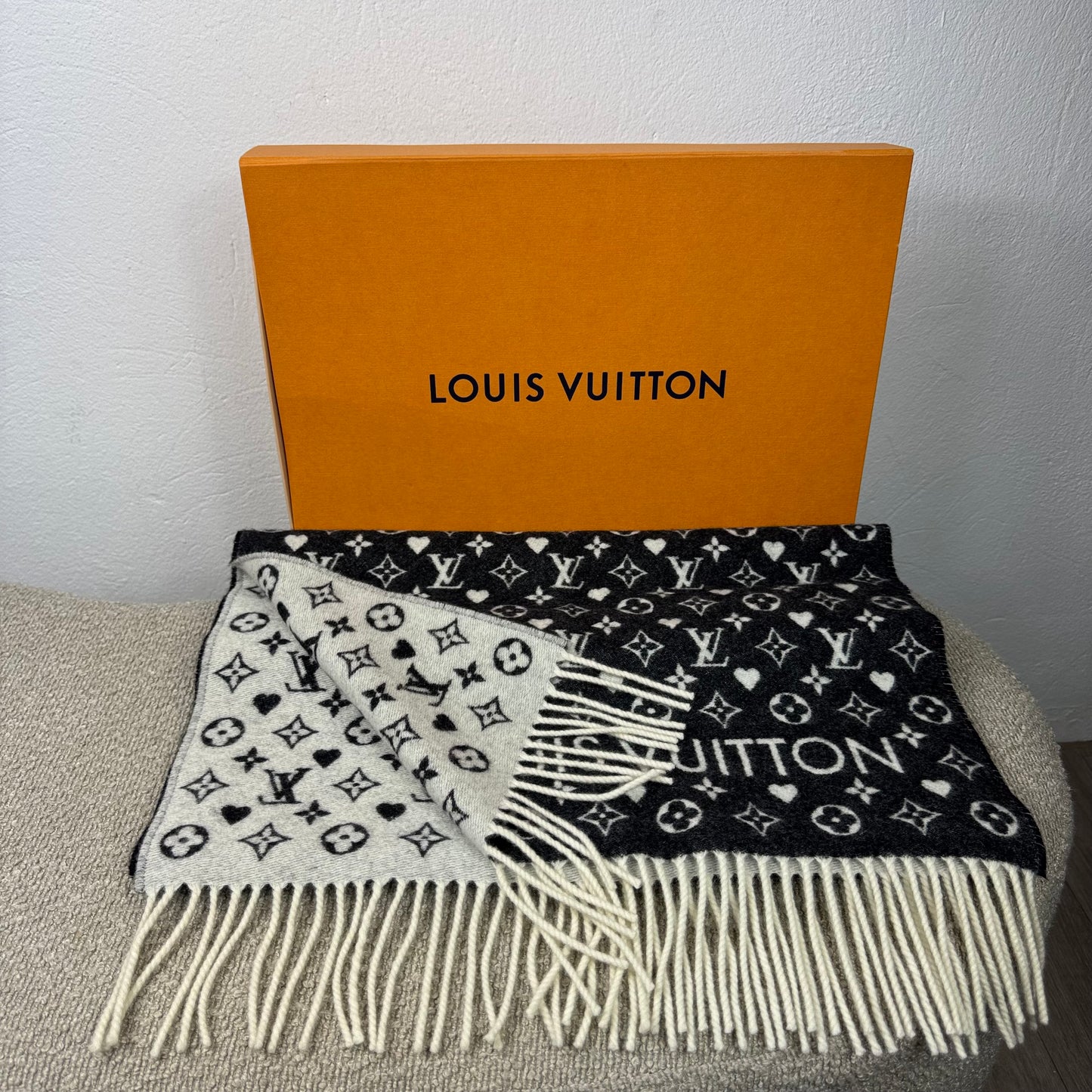 Louis Vuitton Game On Monogram Kaschmir Schal – Schwarz / Weiß