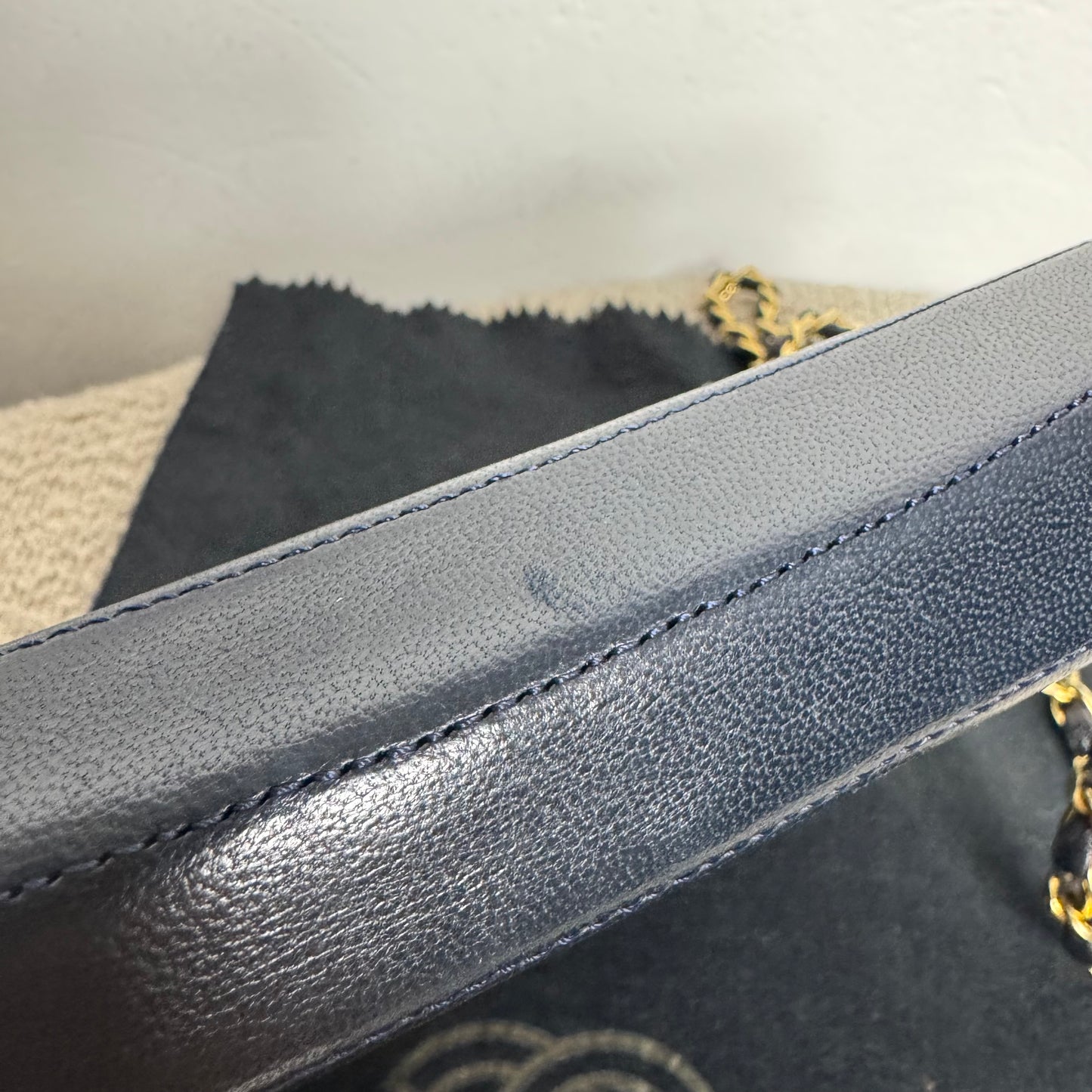 Chanel Vintage Coco Chain Umhängetasche Navy Blue