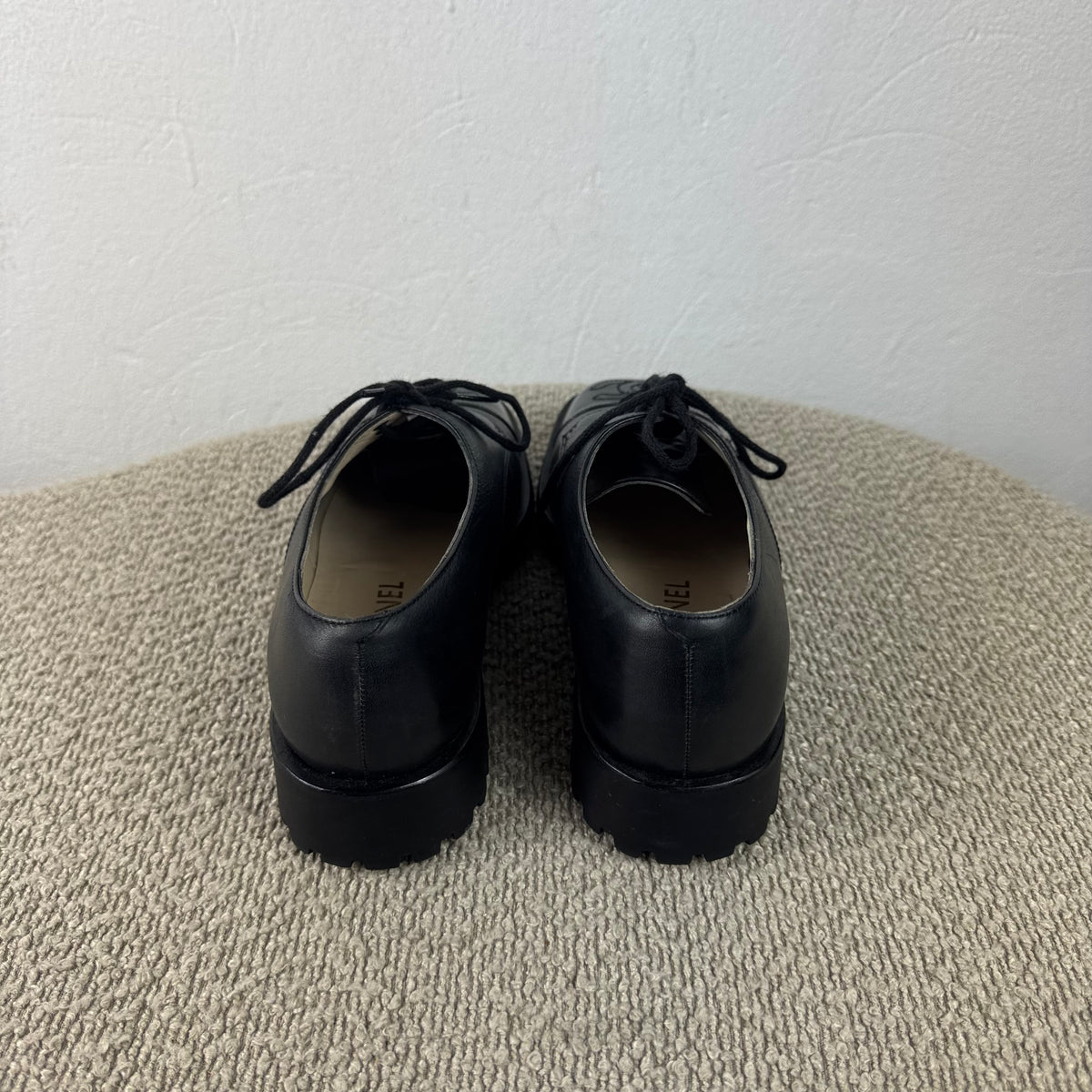 Chanel Cap-Toe Leder Schnürschuhe – Schwarz – Größe 37,5