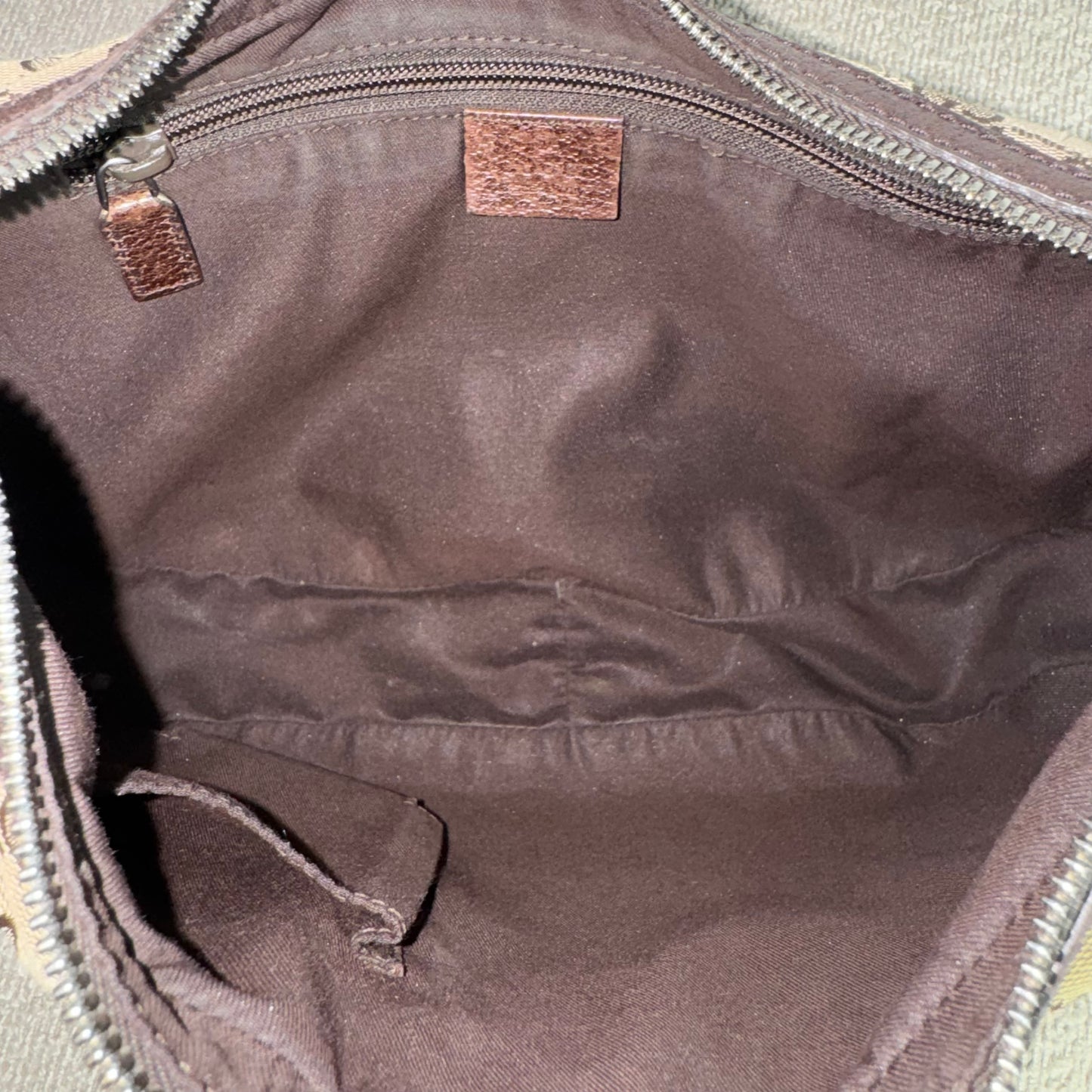Gucci GG Canvas Hobo Schultertasche – Braun