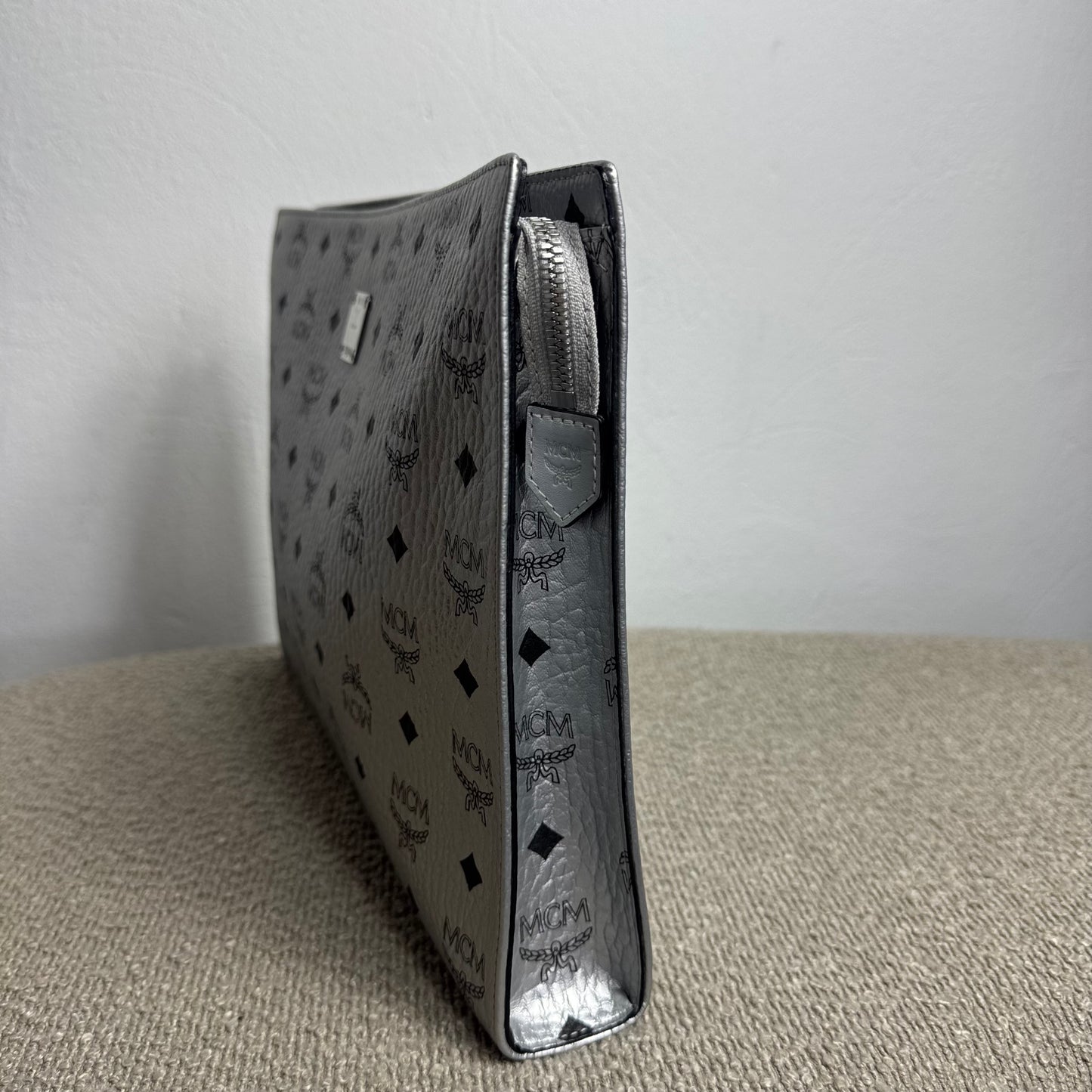 MCM Visetos Clutch Silber