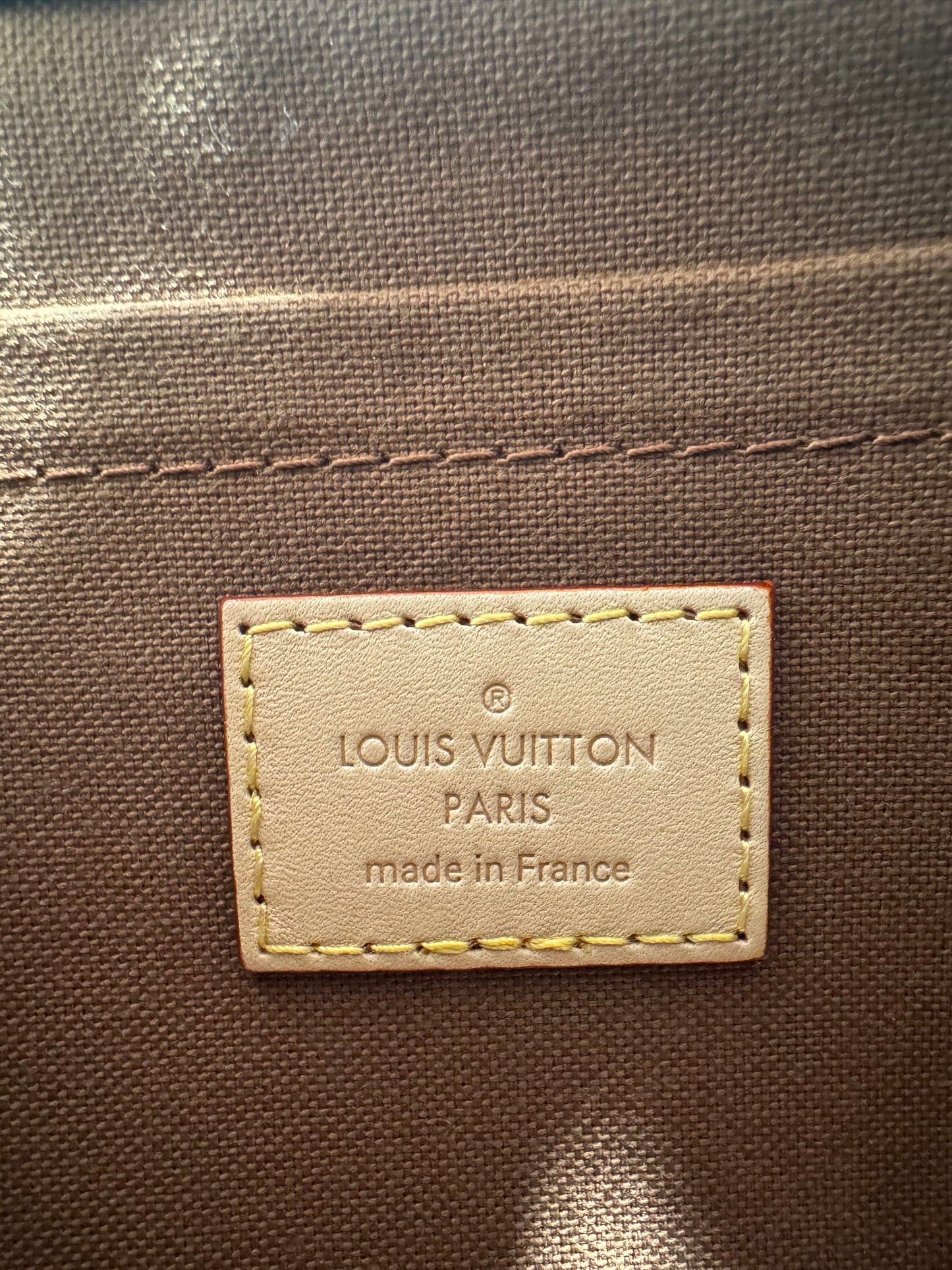 Louis Vuitton Multi Pochette Accessoires – Monogram mit rosa Schulterriemen