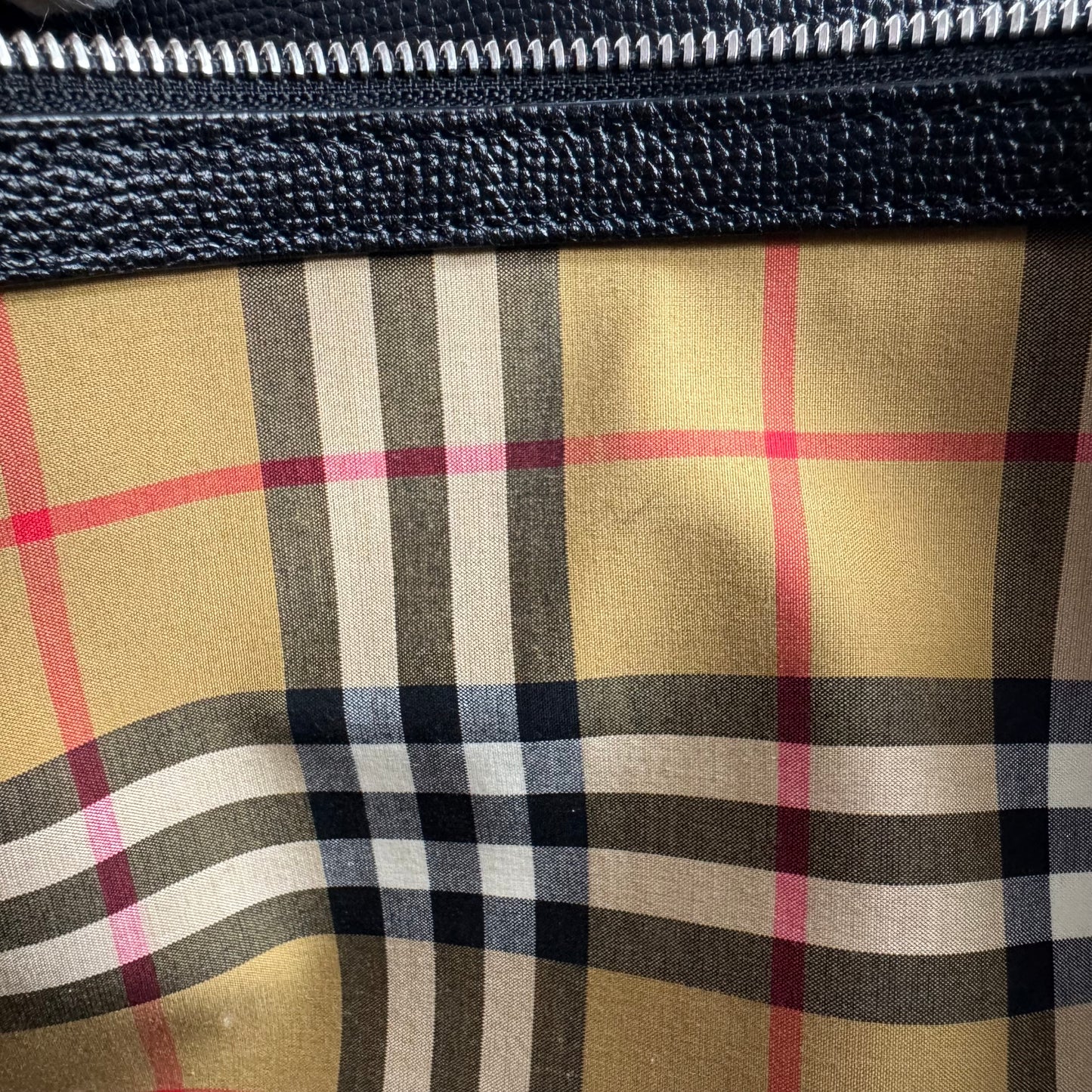 Burberry Banner Bag Grainy Calfskin Schwarz
