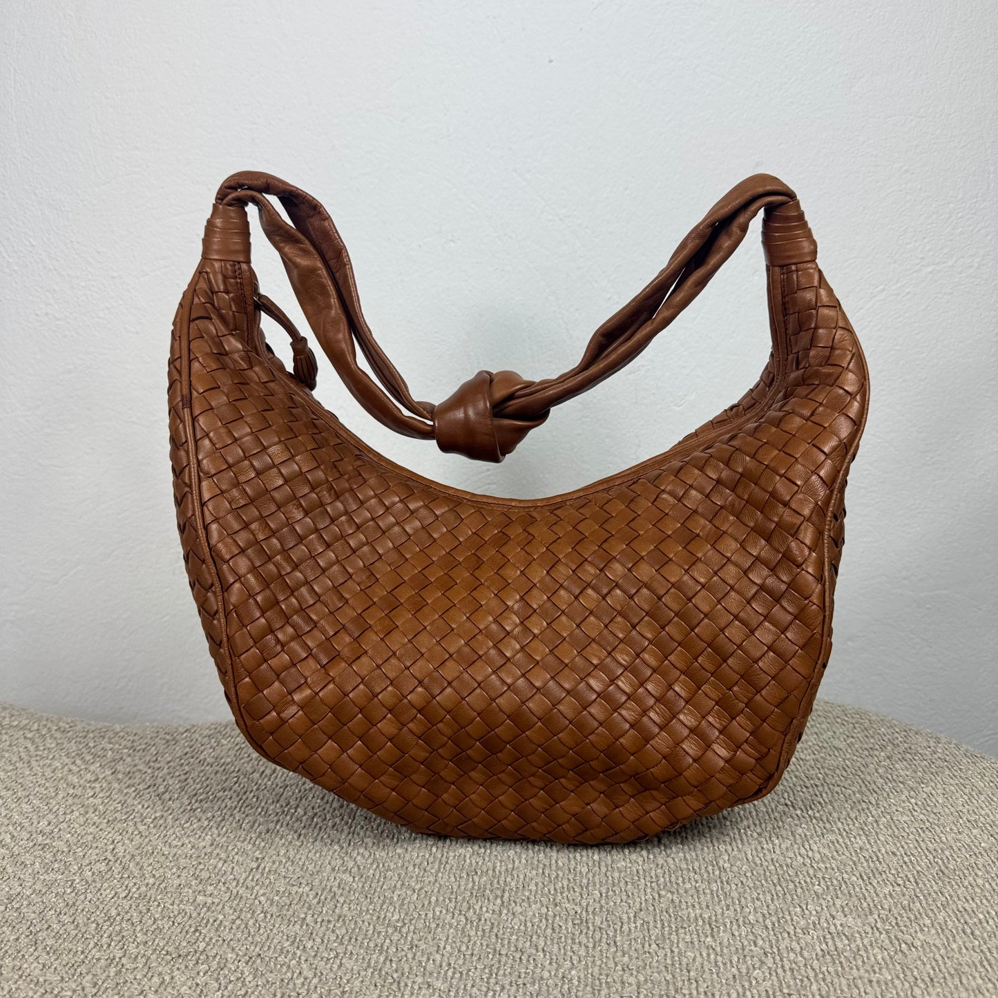 Bottega Veneta Intrecciato Nappa Hobo Bag – Braun