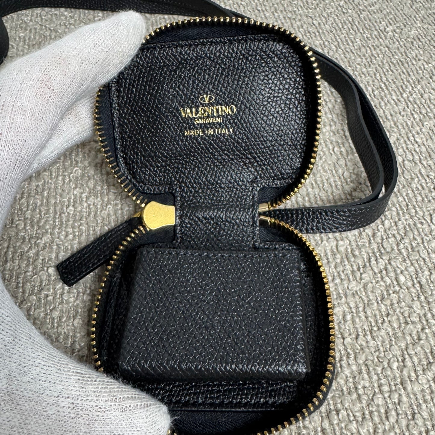 Valentino Garavani VLogo AirPods Case – Leather