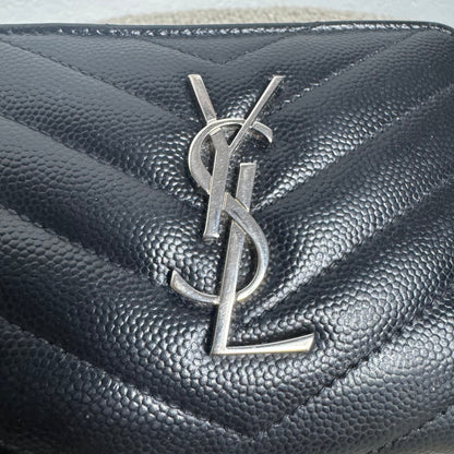 Saint Laurent Cassandre Matelassé Lederportemonnaie – Grain de Poudre