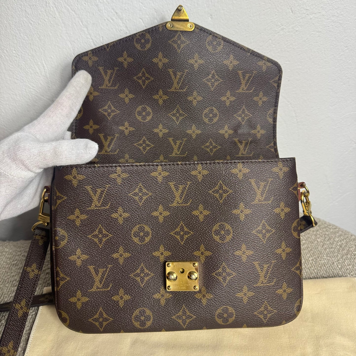 Louis Vuitton Pochette Métis Monogram