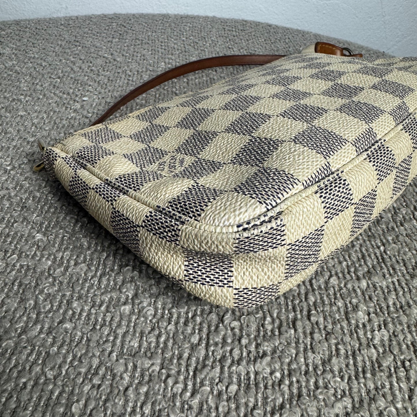 Louis Vuitton Pochette Accessoires in Damier Azur Canvas
