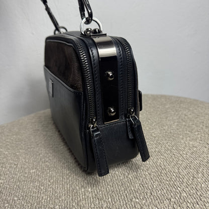 MCM München Logo Wildleder Crossbody Bag Schwarz