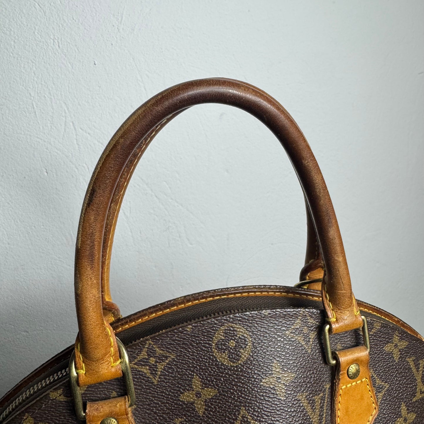 Louis Vuitton Ellipse MM – Monogram Canvas