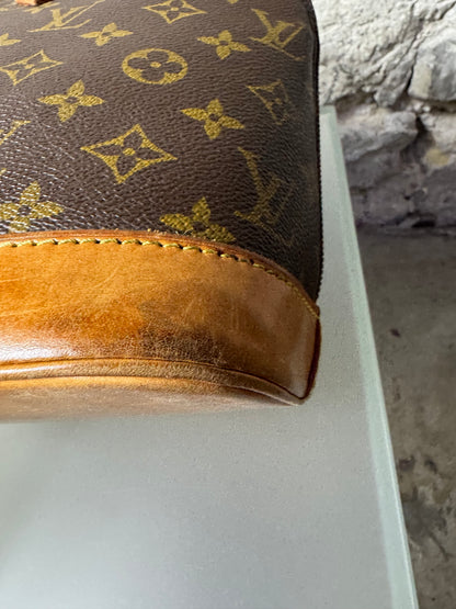 Louis Vuitton Alma Monogram mit Trageriemen