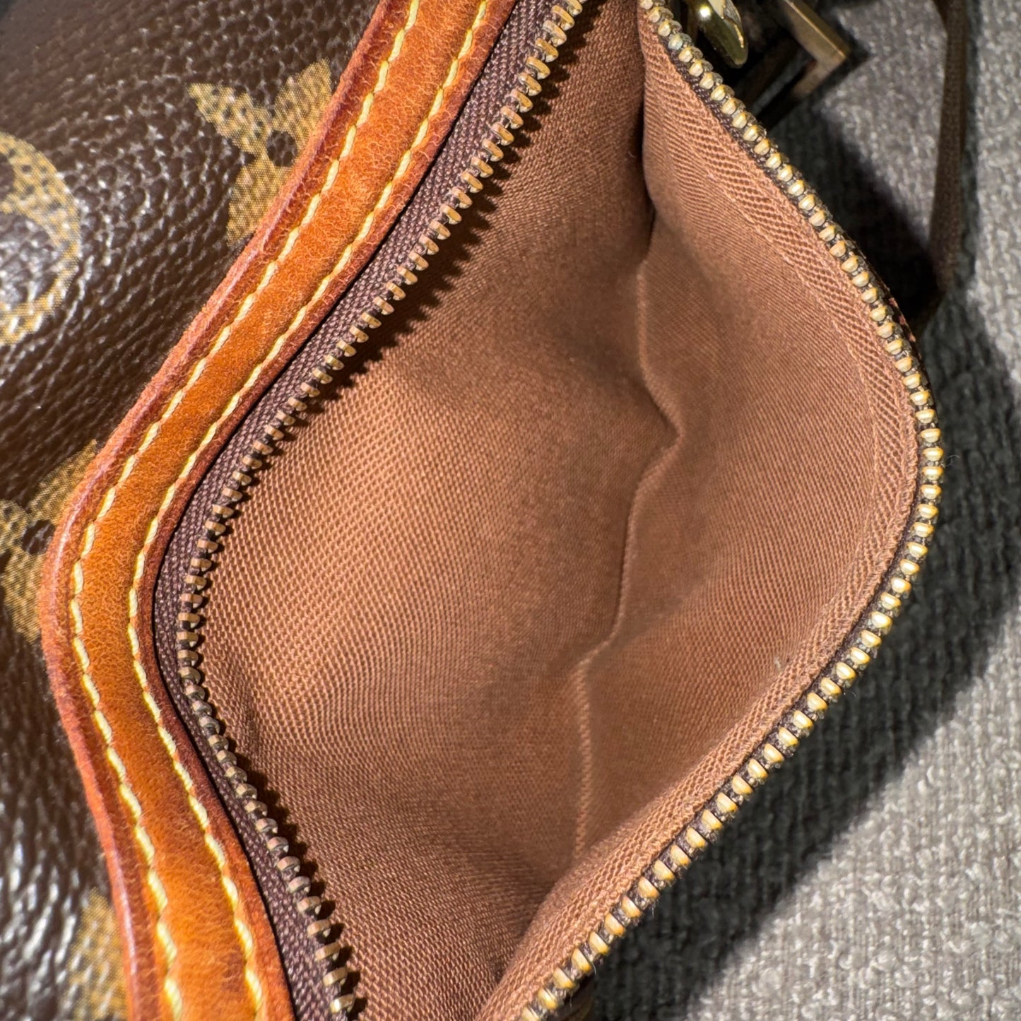 Louis Vuitton Bosphore Gürteltasche – Monogram Canvas