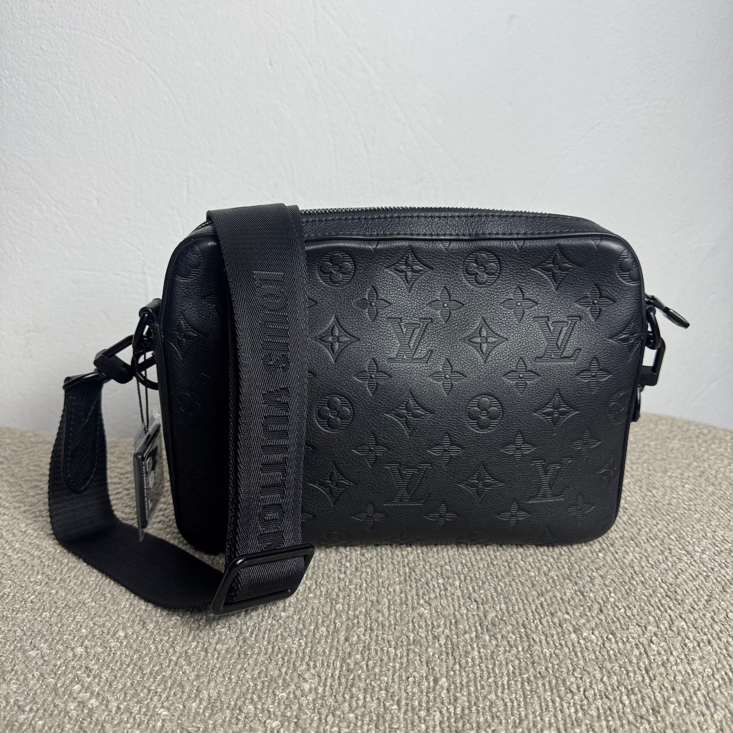 Louis Vuitton Trio Messenger Monogram Shadow Leder
