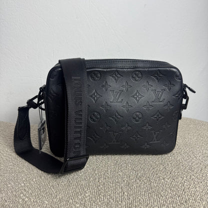 Louis Vuitton Trio Messenger Monogram Shadow Leder