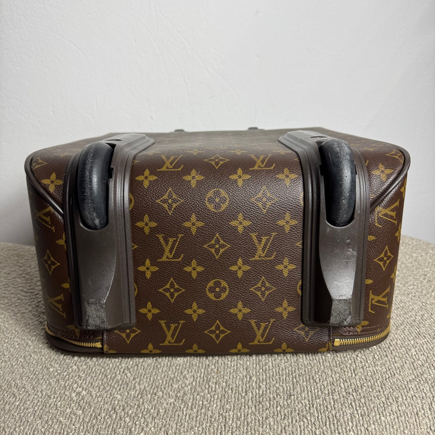 Louis Vuitton Pégase 45 Monogram Rollkoffer