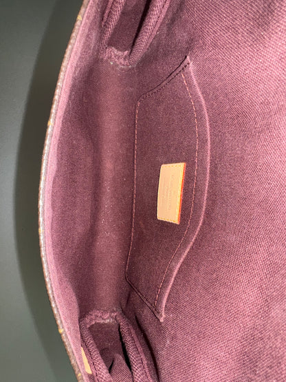 Louis Vuitton Pochette Favorite PM – Monogram Canvas