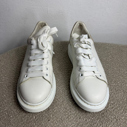Alexander McQueen Oversized Sneaker Weiß – Gr. 40